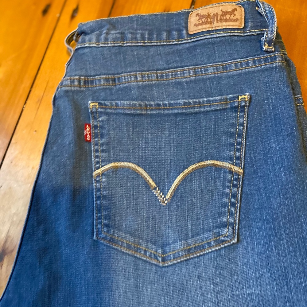 Levi Jeans - Picture 3 of 4